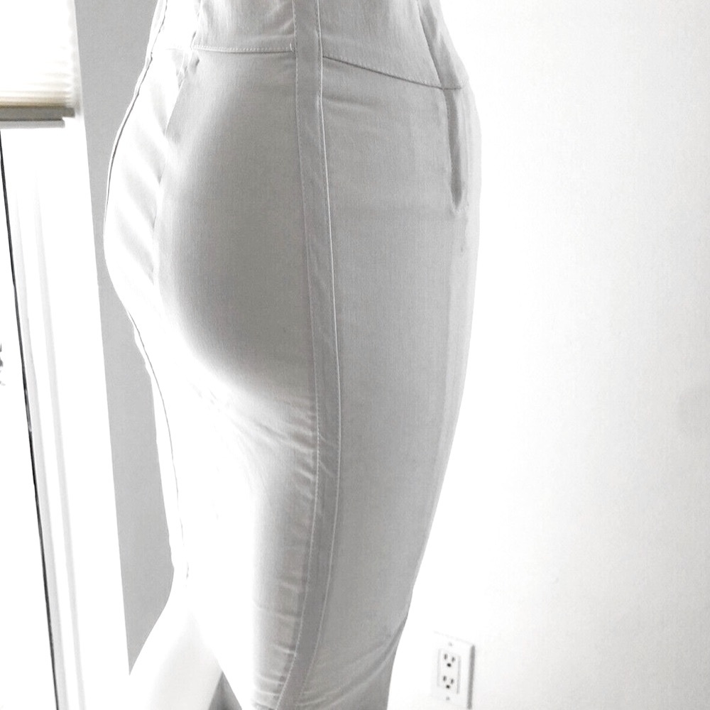 NWOT XOXO Women's White Straight Pencil Knee Length Side Zipper Skirt, 3/4